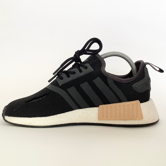 Womens 8/Mens 7 *TEAR* (pic) USED Adidas NMD R1 Core Black Carbon White GZ7997 - Picture 4 of 11